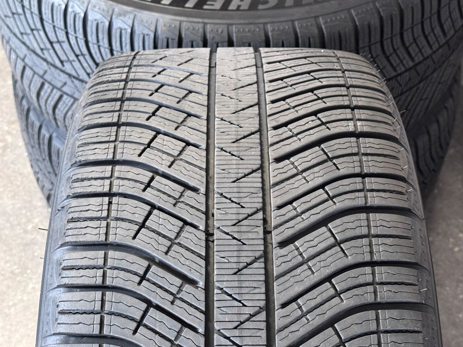 Original 20 Zoll Porsche Macan III 3 95B Winterreifen 95B04465