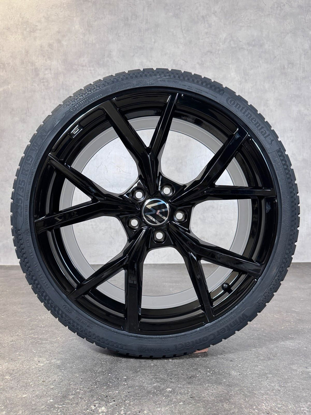 NEU Original 19 Zoll VW Estoril Winterreifen 5H0601025S Golf