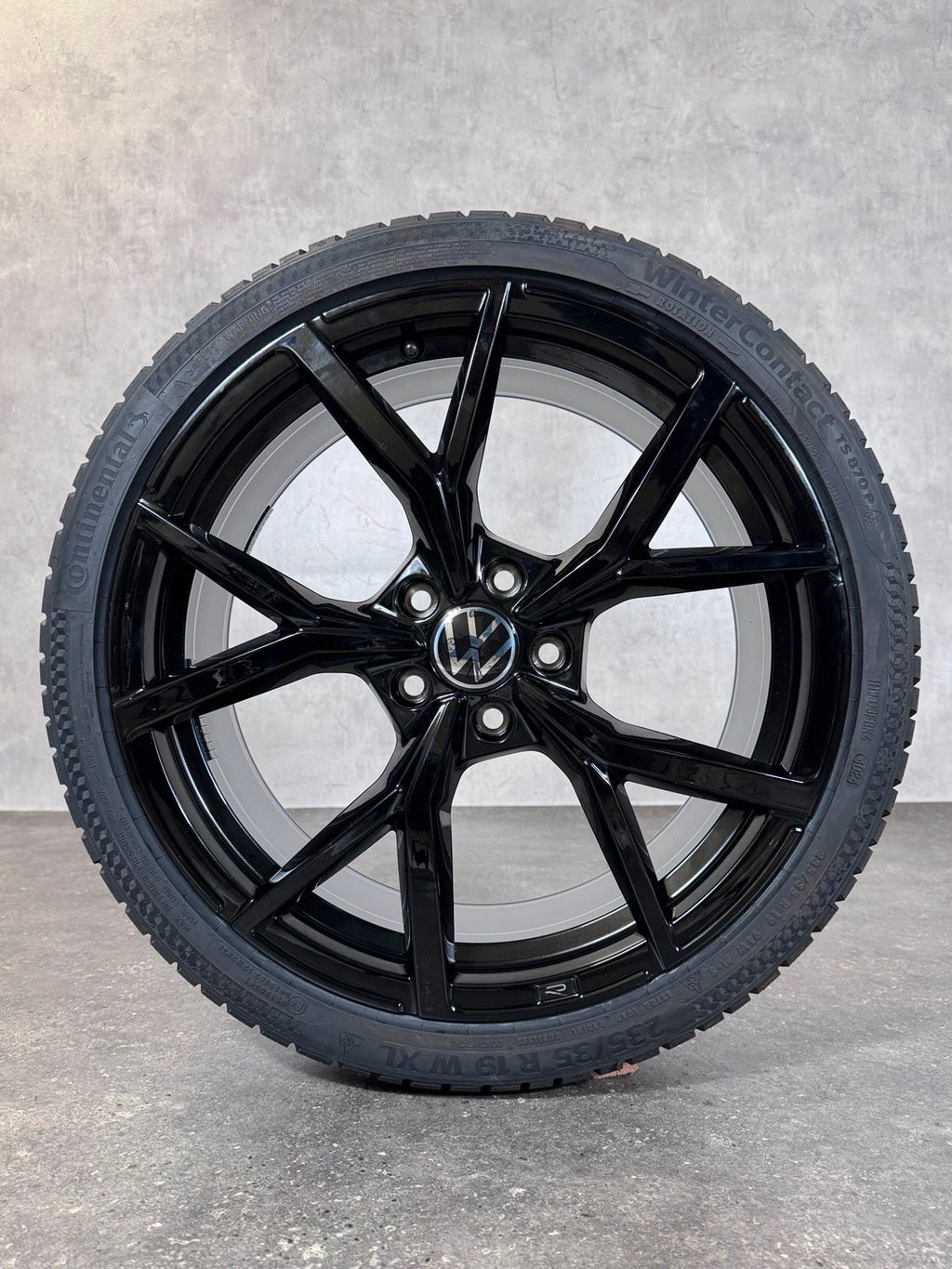 NEU Original 19 Zoll VW Estoril Winterreifen 5H0601025S Golf