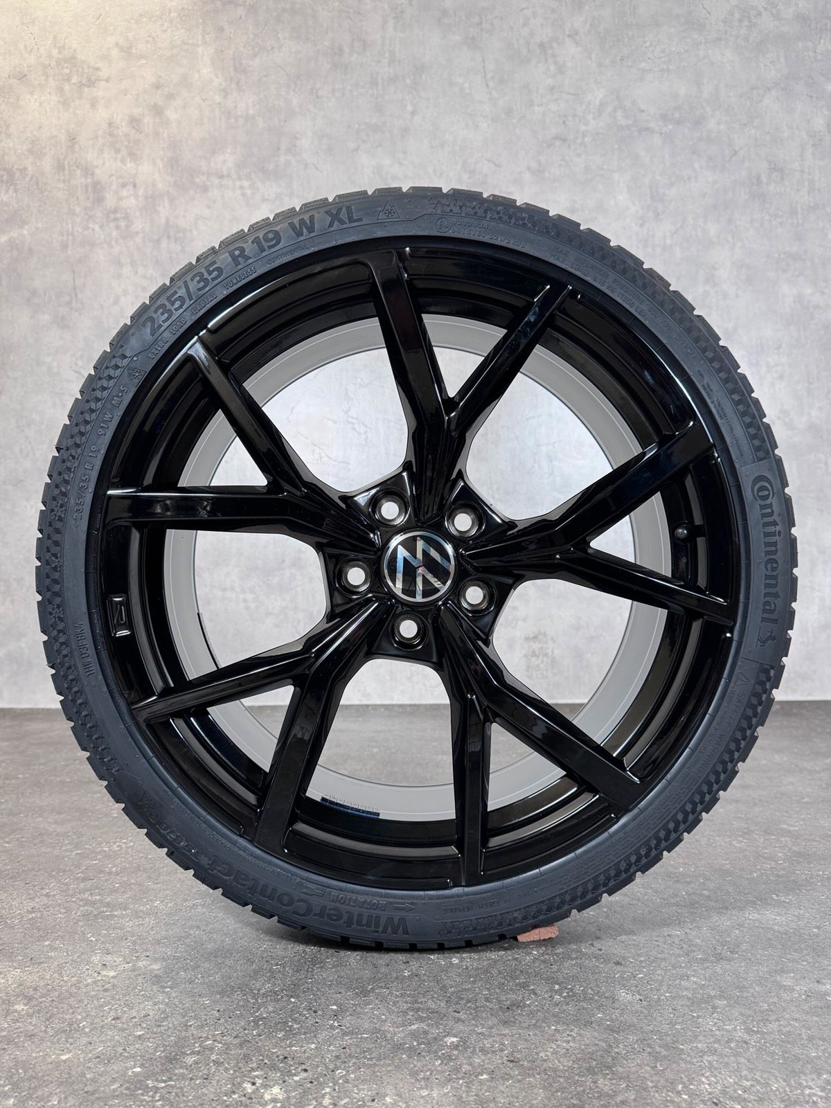 NEU Original 19 Zoll VW Estoril Winterreifen 5H0601025S Golf