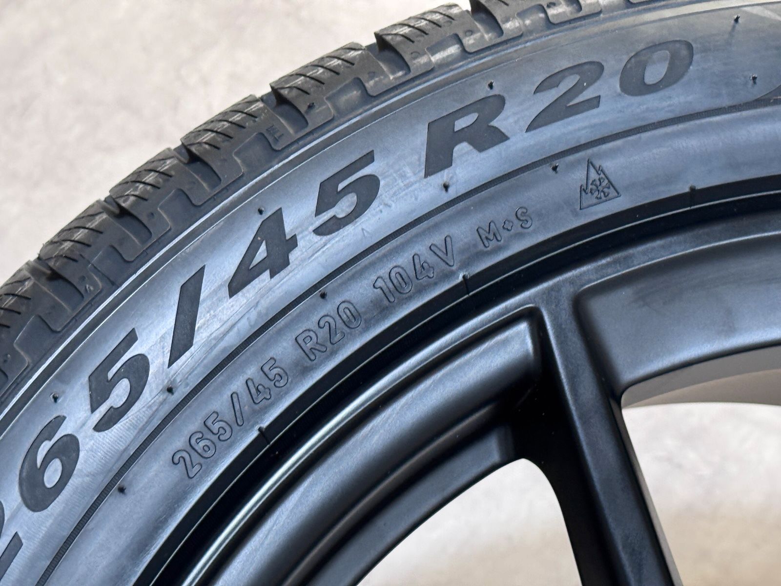 NEU Original 20 Zoll Porsche Macan III 3 Winterreifen 95B044650