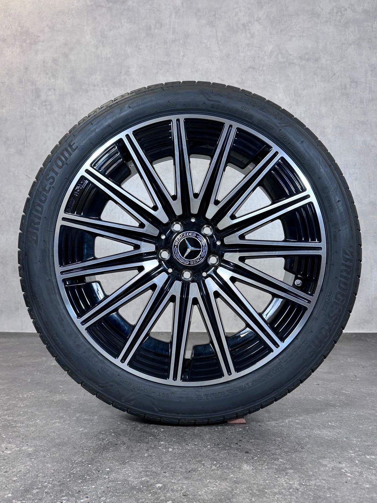 NEU Original 20 Zoll Mercedes AMG GLA H247 GLB X247 Sommerräder