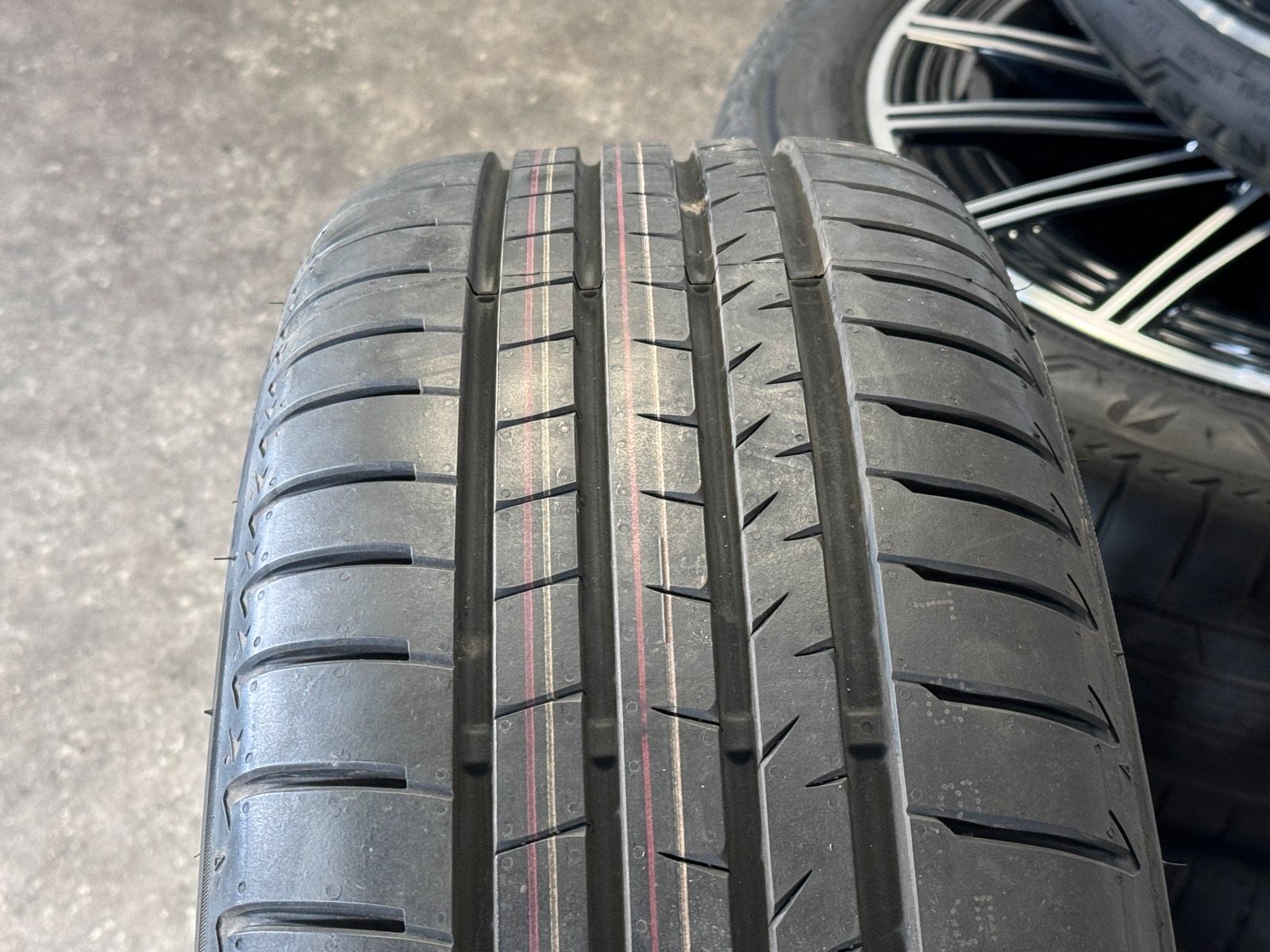 NEU Original 20 Zoll Mercedes AMG GLA H247 GLB X247 Sommerräder