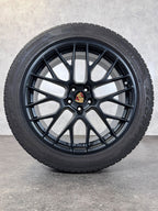 Original 20 Zoll Porsche Macan I II III 95B Spyder Winterreifen