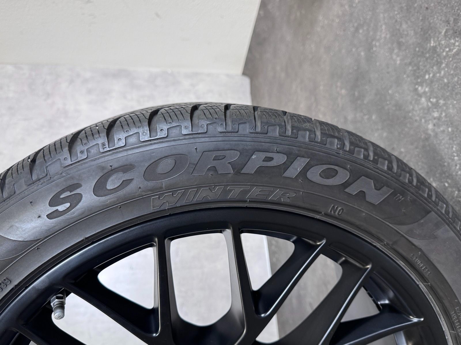 Original 20 Zoll Porsche Macan I II III 95B Spyder Winterreifen