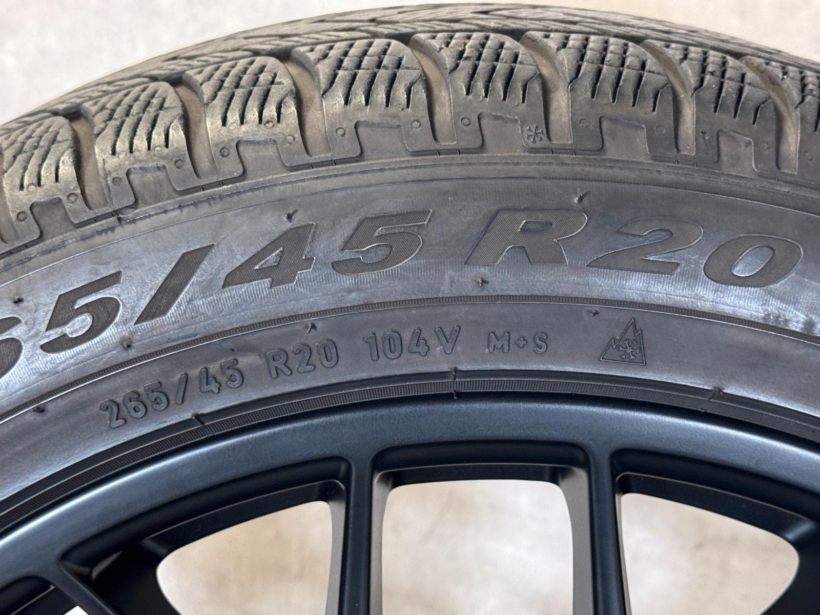 Original 20 Zoll Porsche Macan I II III 95B Spyder Winterreifen