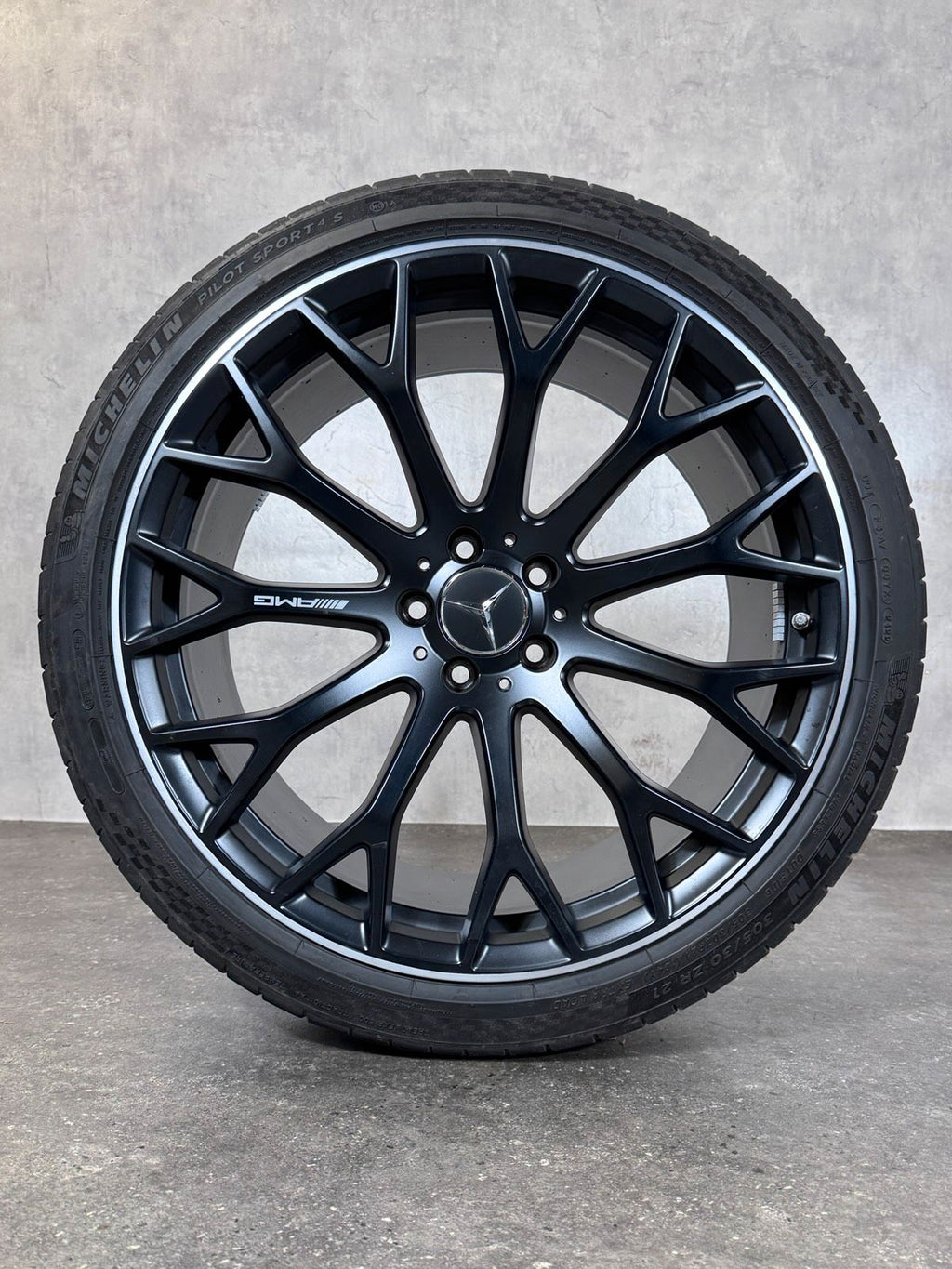 Original 21 Zoll Mercedes AMG SL 43 55 63 R232 Sommerreifen
