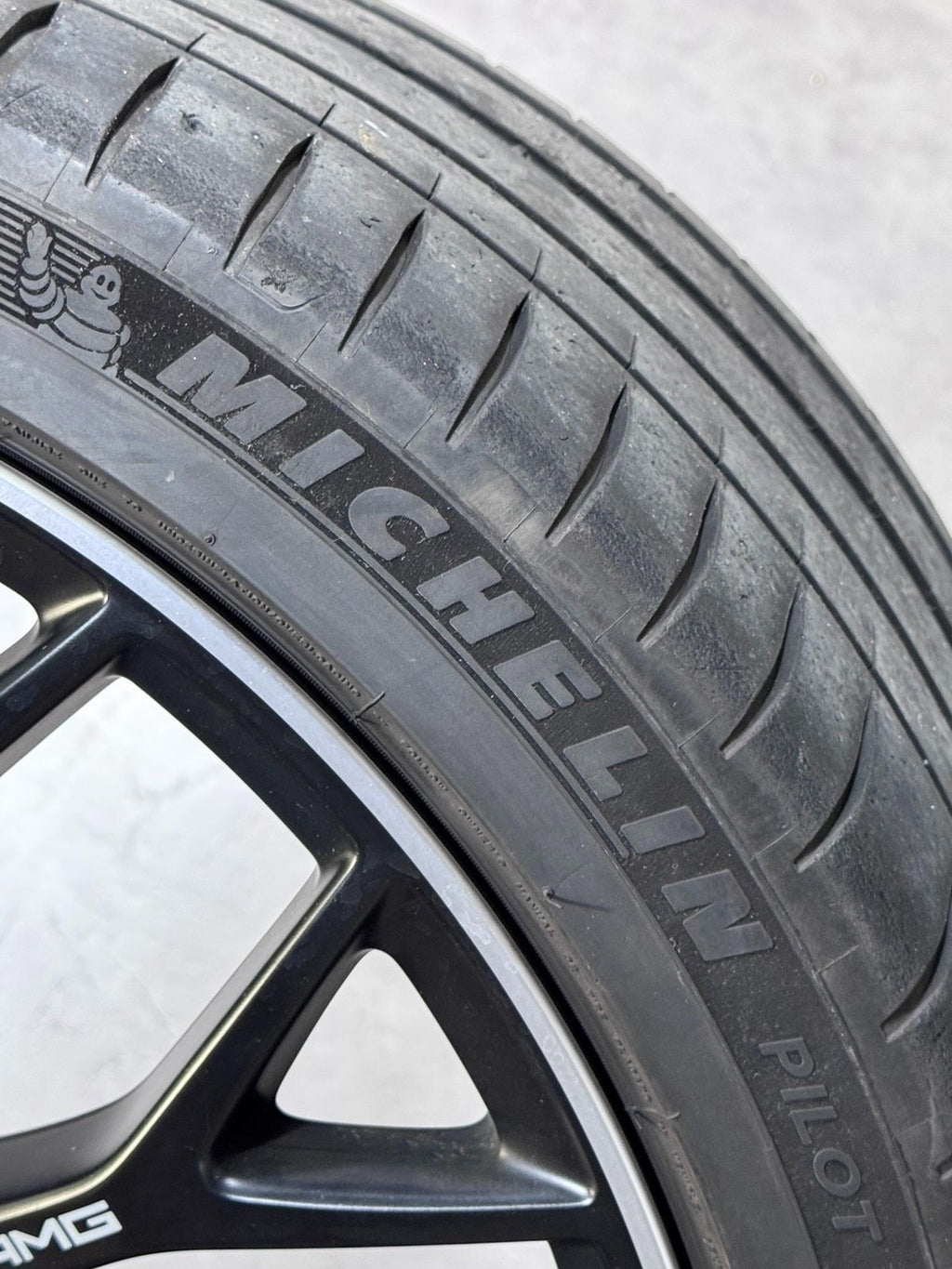 Original 21 Zoll Mercedes AMG SL 43 55 63 R232 Sommerreifen