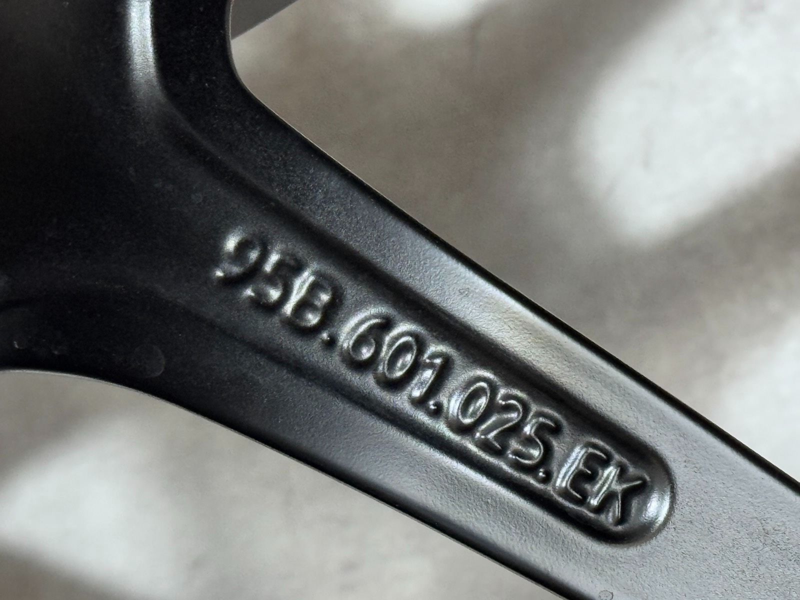 Original 20 Zoll Porsche Macan III 95B Winterräder 95B601025EJ