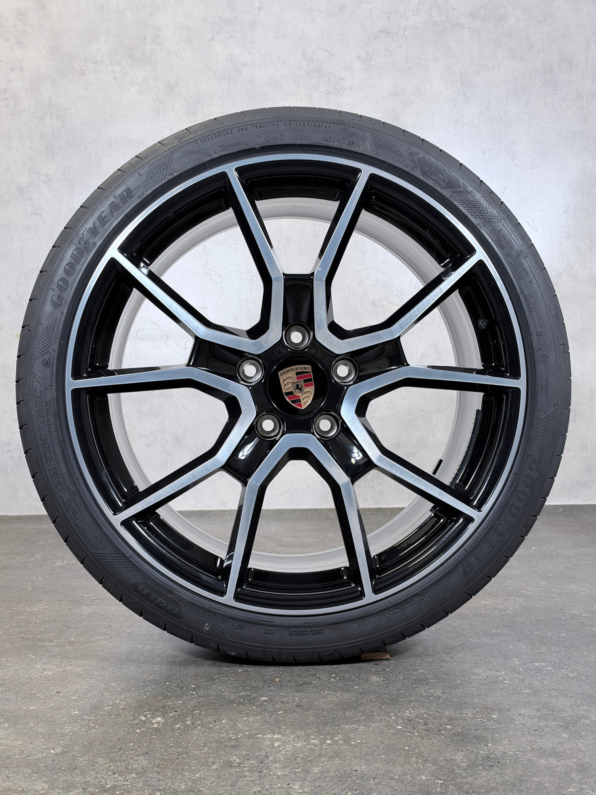 ORIGINAL 21 ZOLL PORSCHE TAYCAN 9J1 RS SPYDER SOMMERREIFEN