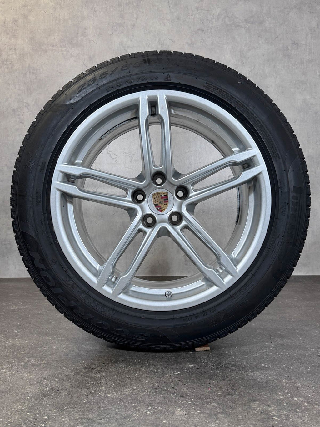 Original 19 Zoll Porsche Macan Winterräder I II 95B Pirelli 7MM