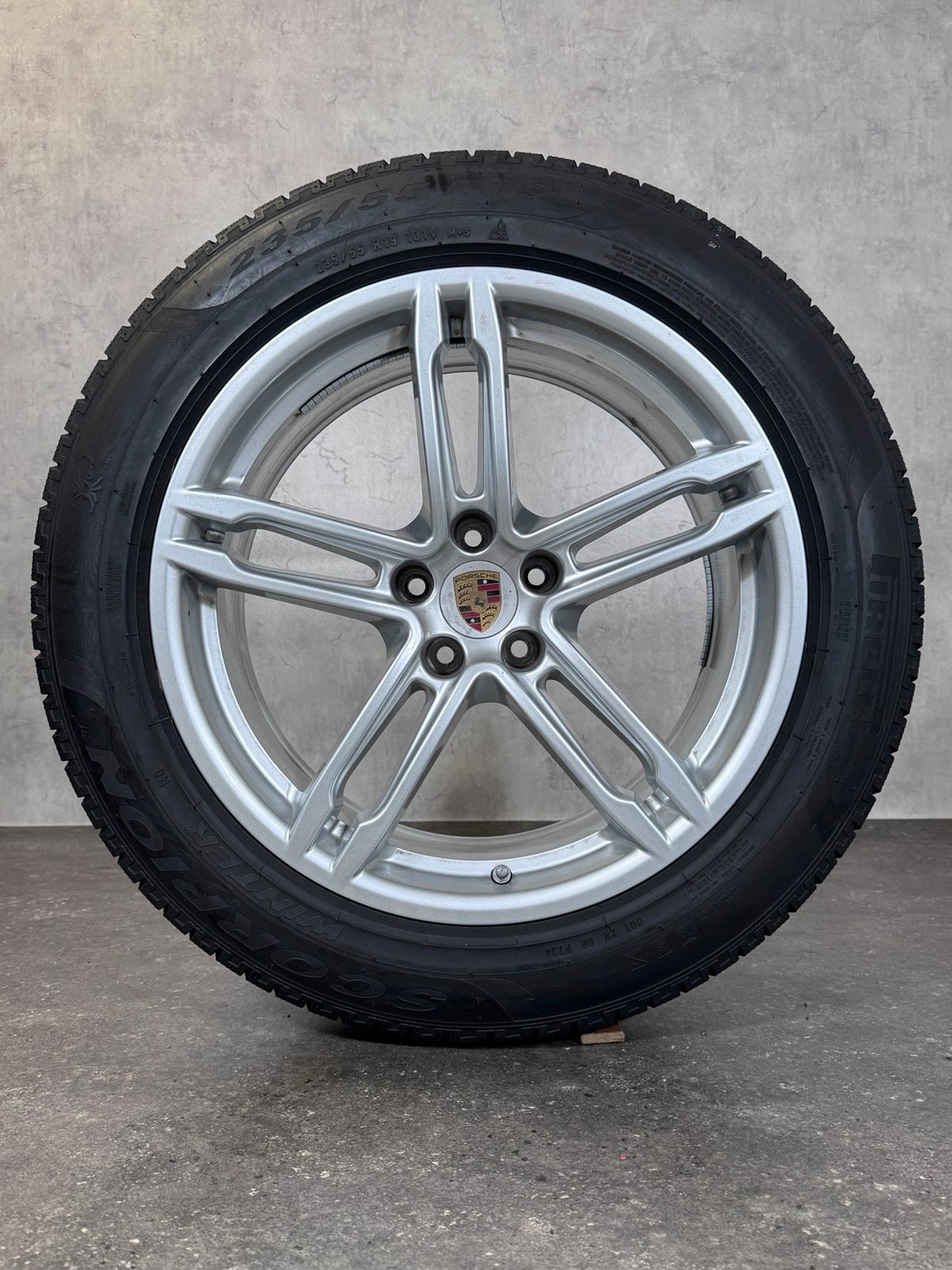 Original 19 Zoll Porsche Macan Winterräder I II 95B Pirelli 7MM