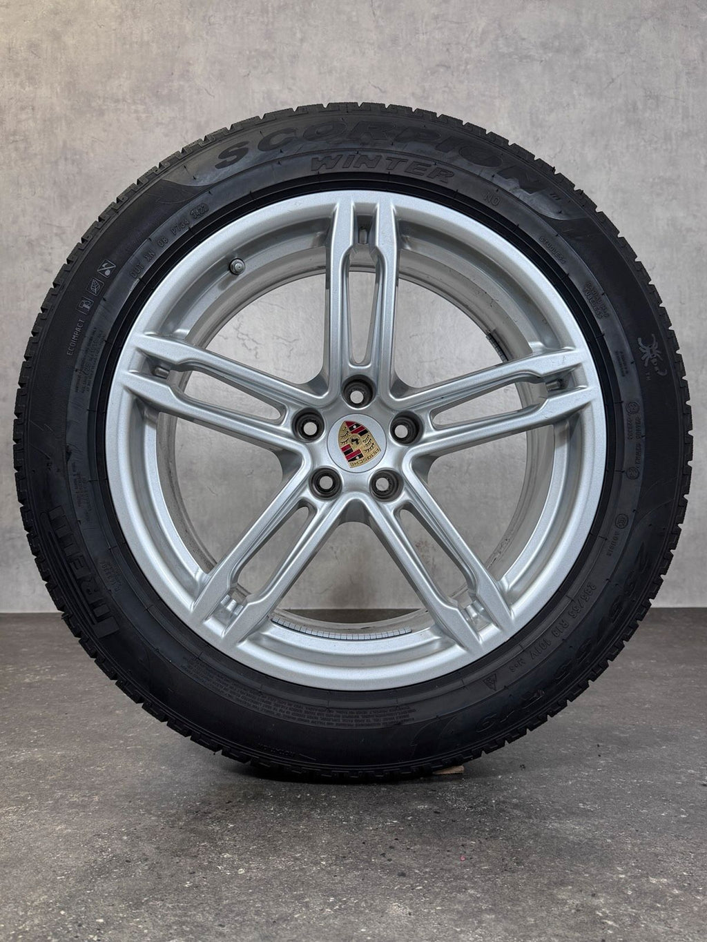 Original 19 Zoll Porsche Macan Winterräder I II 95B Pirelli 7MM