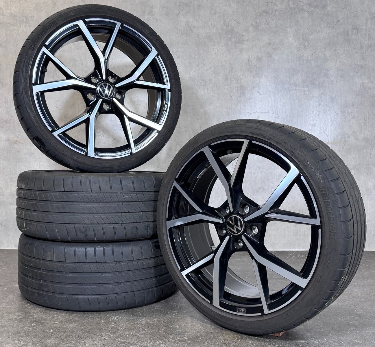 Original 19 Zoll VW GOLF 8 VIII R Estoril Sommerräder 5H0601025S