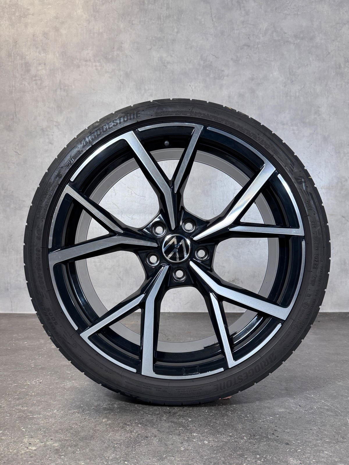 Original 19 Zoll VW GOLF 8 VIII R Estoril Sommerräder 5H0601025S