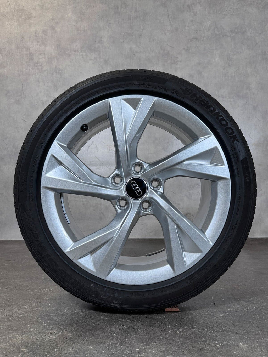 ORIGINAL 18 ZOLL AUDI A4 S4 8W B9 SOMMERRÄDER 8W0601025EJ
