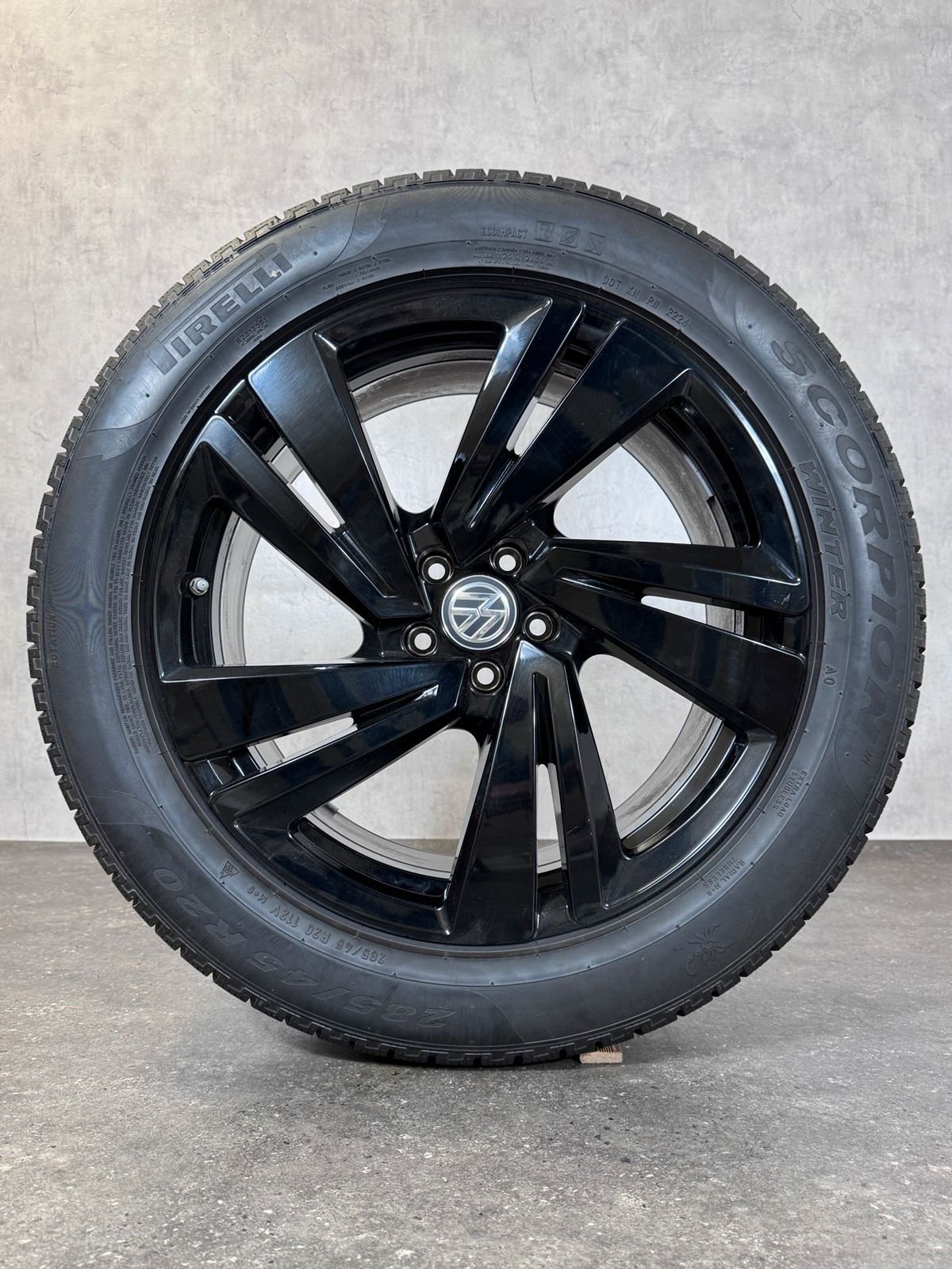 ORIGINAL 20 ZOLL VW TOUAREG III CR NEVADA WINTERRÄDER 760601025S