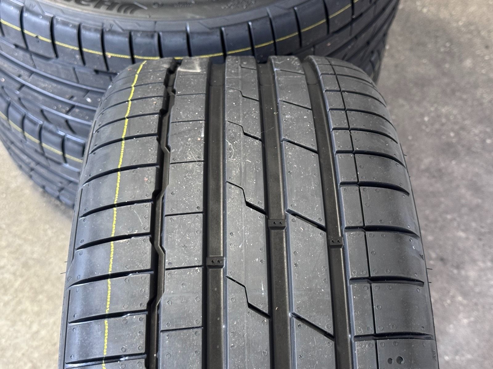 NEU ORIGINAL 19 ZOLL VW GOLF 8 VIII R BLACK WARMENAU SOMMERRÄDER
