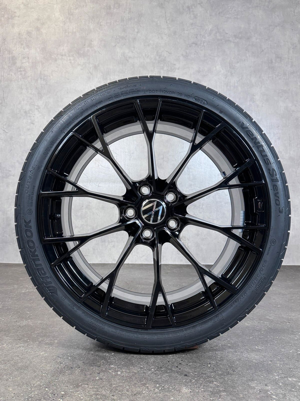 NEU ORIGINAL 19 ZOLL VW GOLF 8 VIII R BLACK WARMENAU SOMMERRÄDER