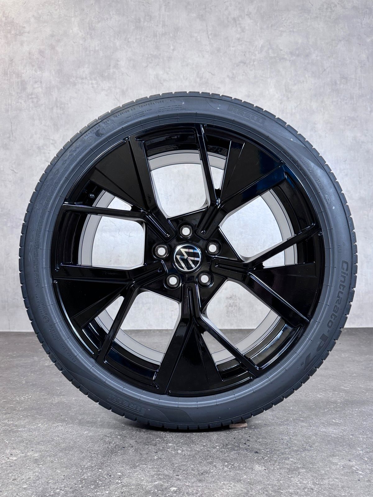 NEU ORIGINAL 19 ZOLL VW PASSAT 3J B9 LEEDS SOMMERRÄDER 3J0601025R