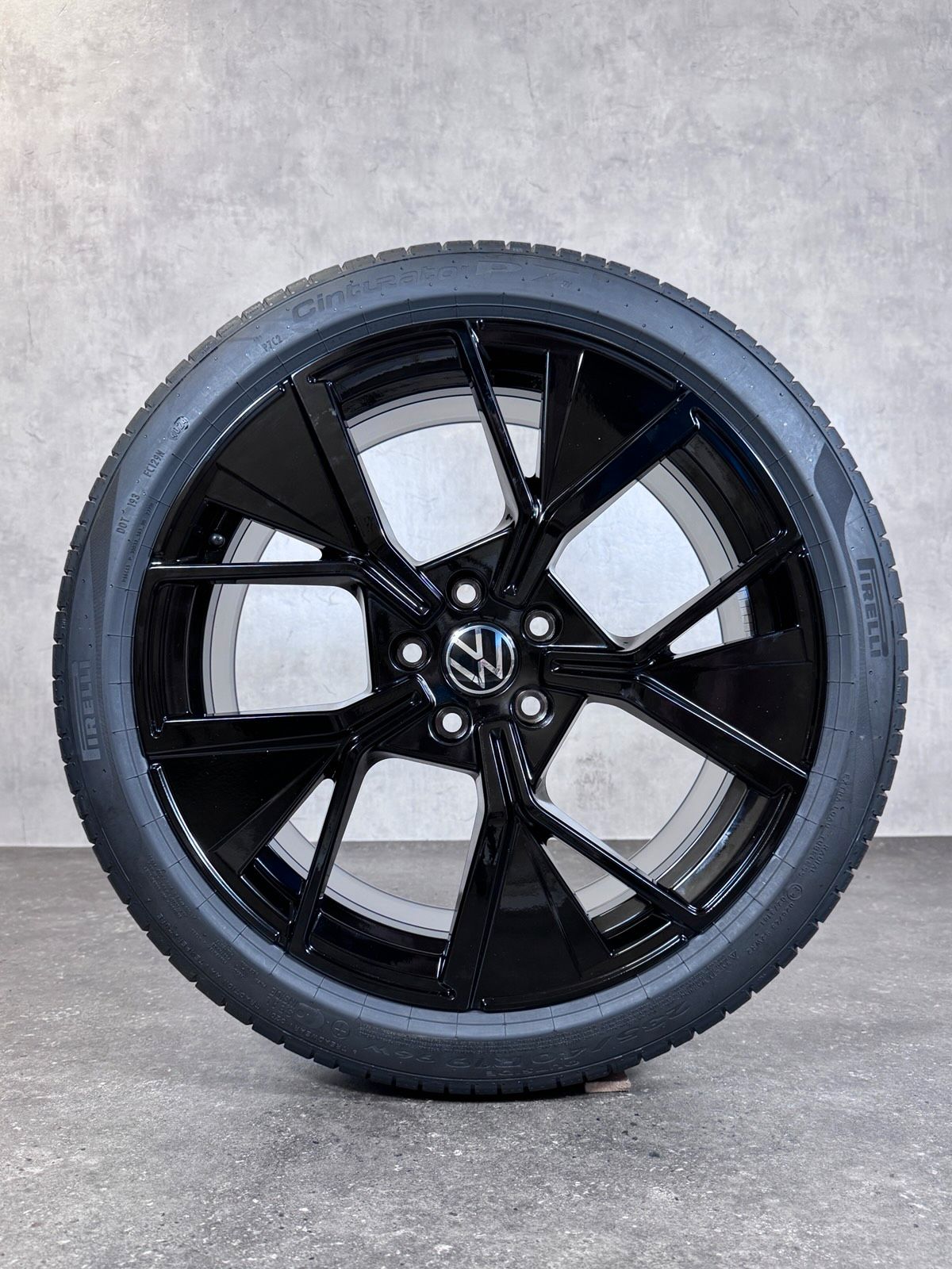 NEU ORIGINAL 19 ZOLL VW PASSAT 3J B9 LEEDS SOMMERRÄDER 3J0601025R