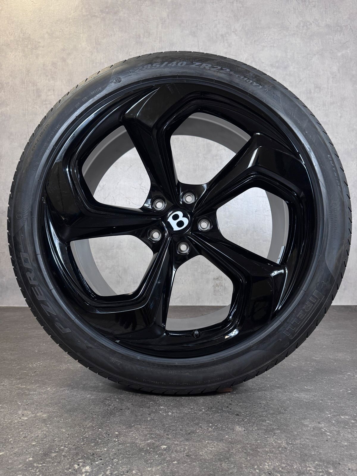 NEU ORIGINAL 22 ZOLL BENTLEY BENTAYGA AV1 36A601025BT CA SOMMER