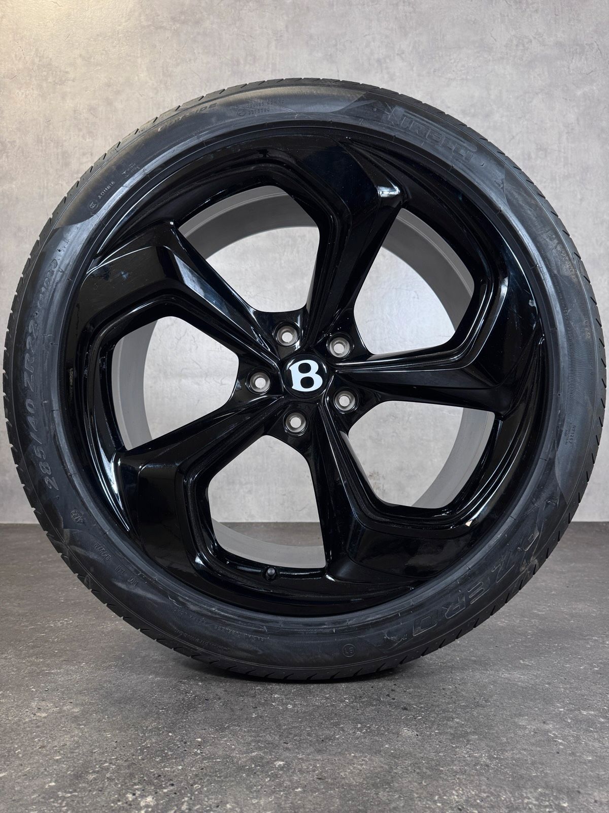 NEU ORIGINAL 22 ZOLL BENTLEY BENTAYGA AV1 36A601025BT CA SOMMER