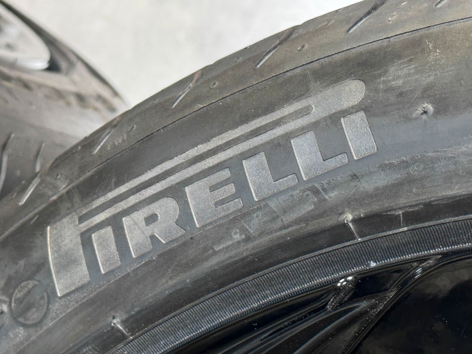 NEU ORIGINAL 22 ZOLL BENTLEY BENTAYGA AV1 36A601025BT CA SOMMER
