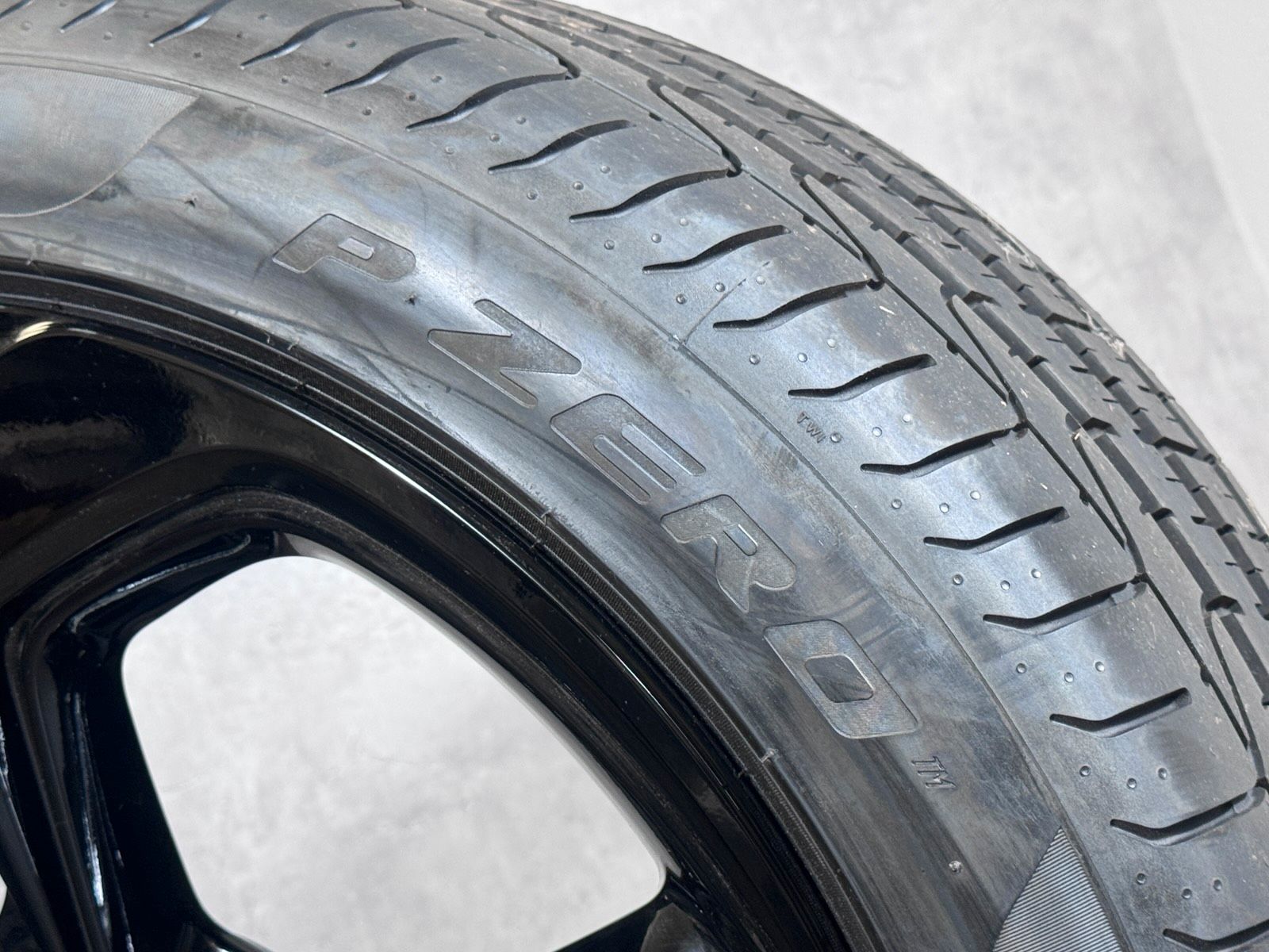 NEU ORIGINAL 22 ZOLL BENTLEY BENTAYGA AV1 36A601025BT CA SOMMER