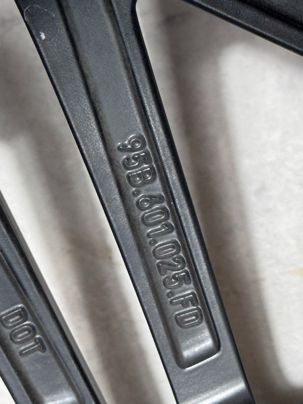 NEU ORIGINAL 21 ZOLL PORSCHE MACAN III 95B RS SPYDER SOMMERRÄDER