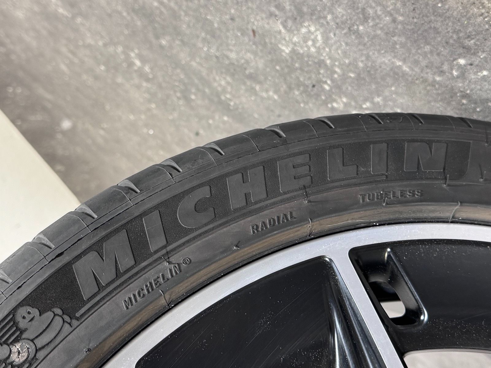 ORIGINAL 20 ZOLL MERCEDES AMG GLA35 GLB35 H247 X247 SOMMERRÄDER
