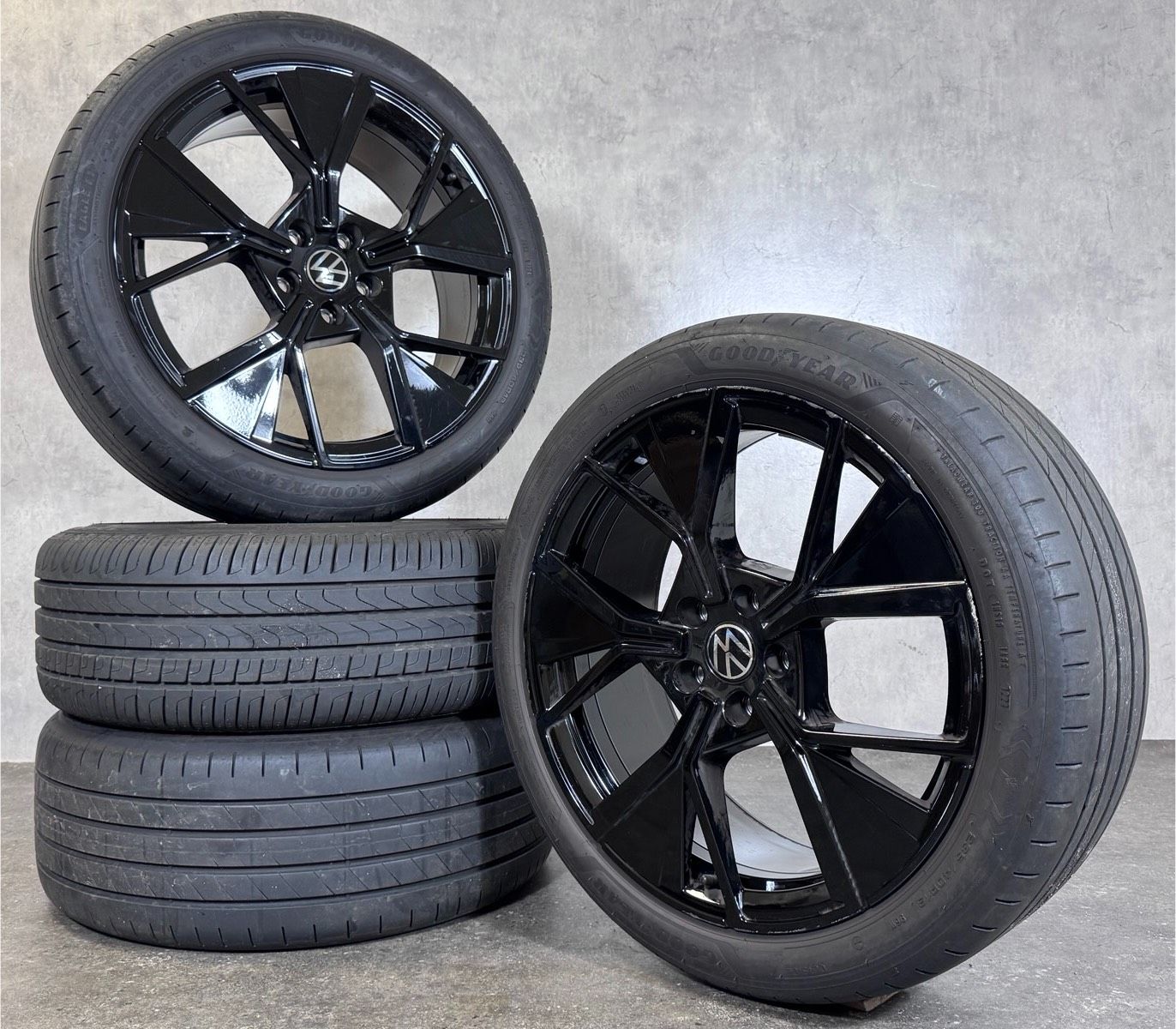 ORIGINAL 19 ZOLL VW PASSAT 3J B9 LEEDS SOMMERRÄDER 3J0601025R