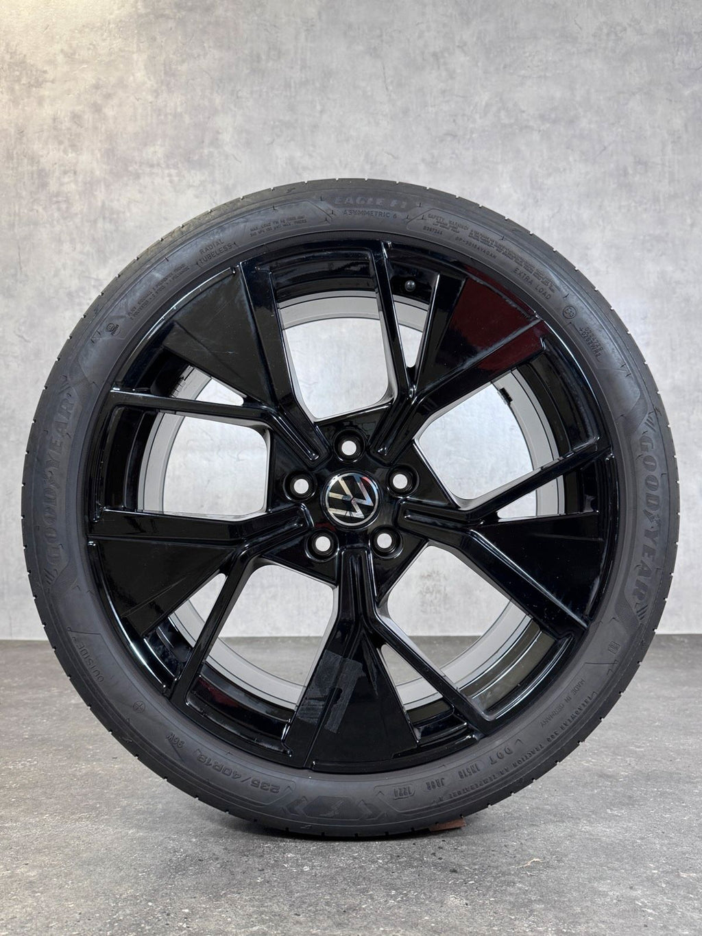 ORIGINAL 19 ZOLL VW PASSAT 3J B9 LEEDS SOMMERRÄDER 3J0601025R