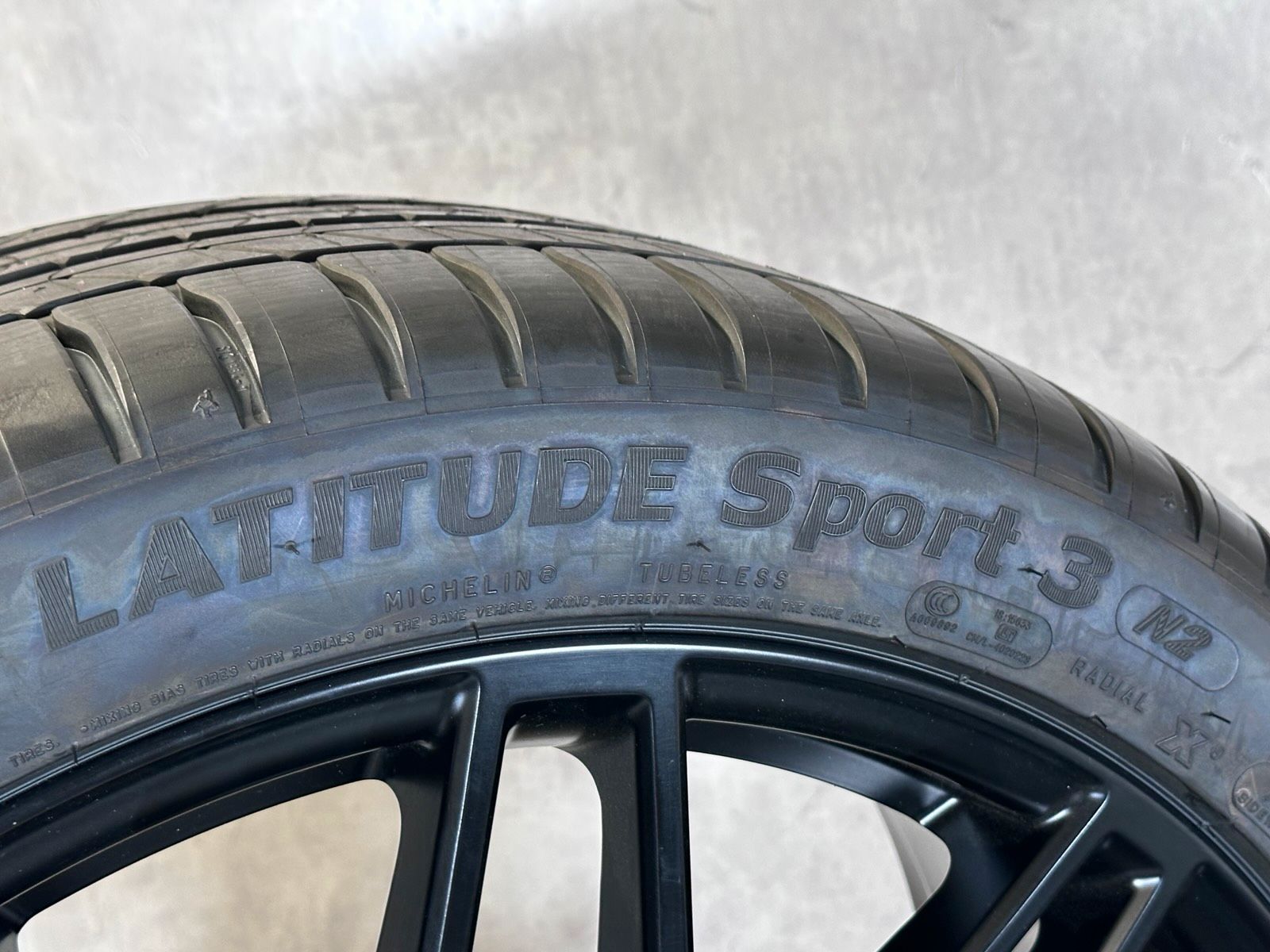 NEU ORIGINAL 21 ZOLL PORSCHE MACAN III 95B Spyder SOMMERRÄDER