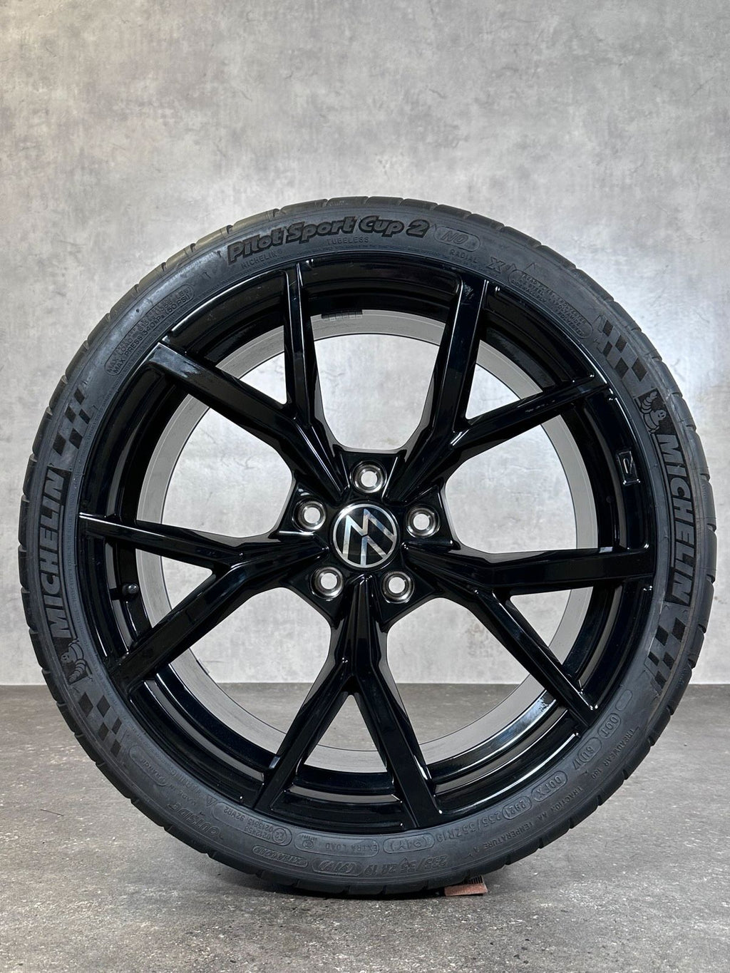 ORIGINAL 19 ZOLL VW GOLF 8 VIII R ESTORIL SOMMERRÄDER 5H