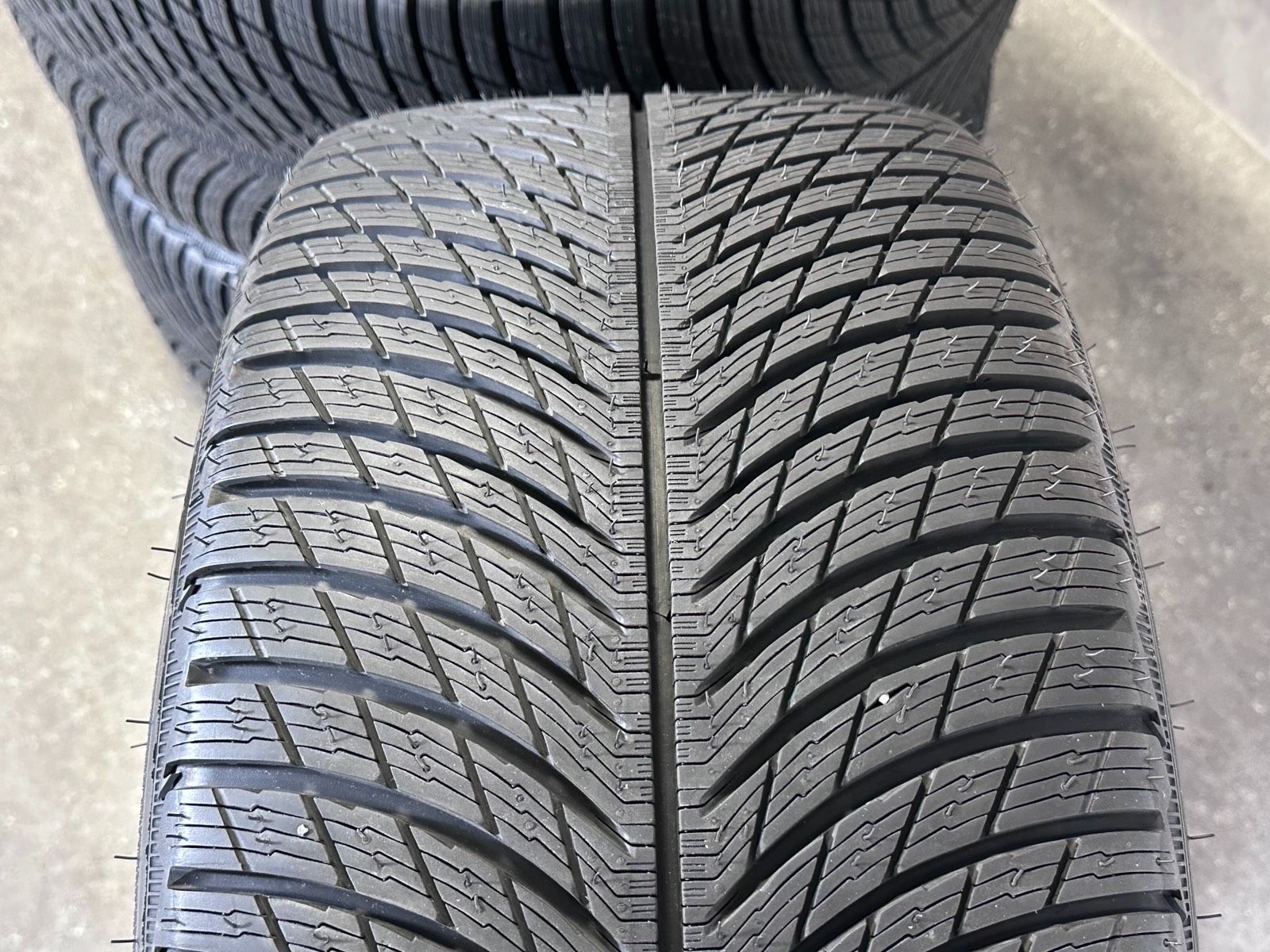 ORIGINAL 20 ZOLL MERCEDES SL 43 55 63 WINTERREIFEN AMG R232