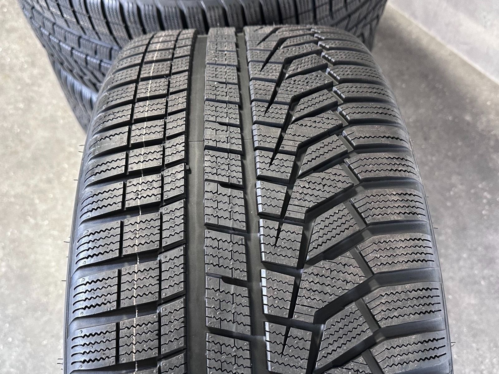NEU ORIGINAL 23 ZOLL AUDI SPORT RS Q8 RSQ8 4M8 WINTERREIFEN