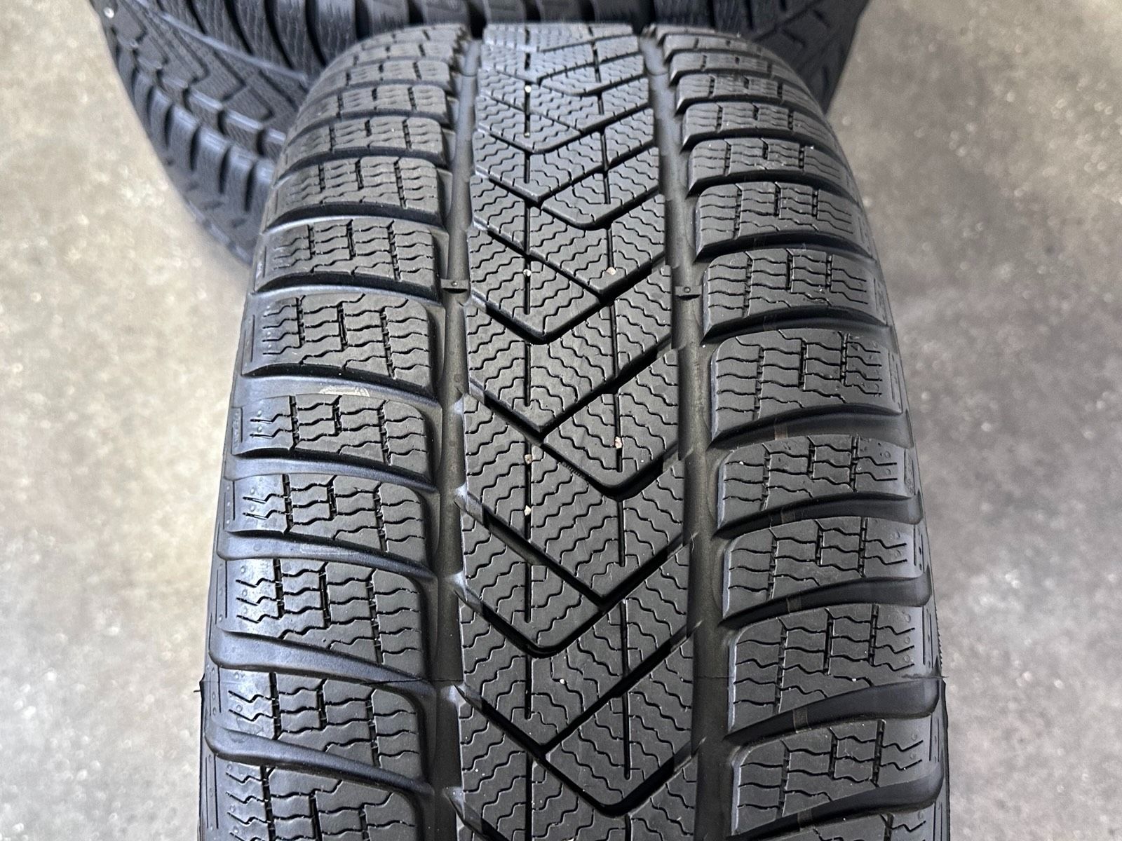 ORIGINAL 18 ZOLL VW PASSAT 3G B8 DARTFORD WINTERREIFEN 7MM