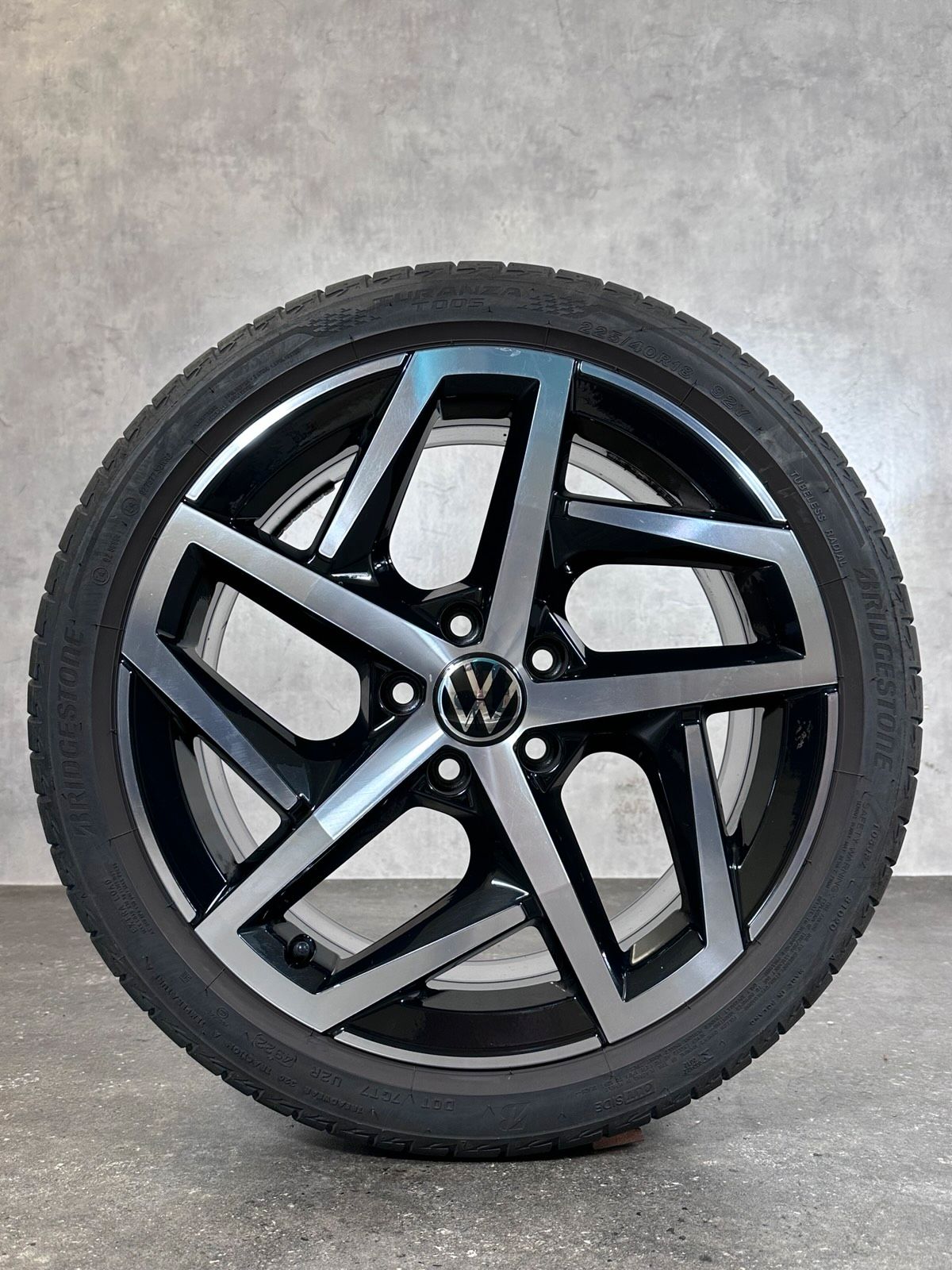 ORIGINAL 18 ZOLL VW GOLF 8 VIII DALLAS SOMMERREIFEN 5H0601025G