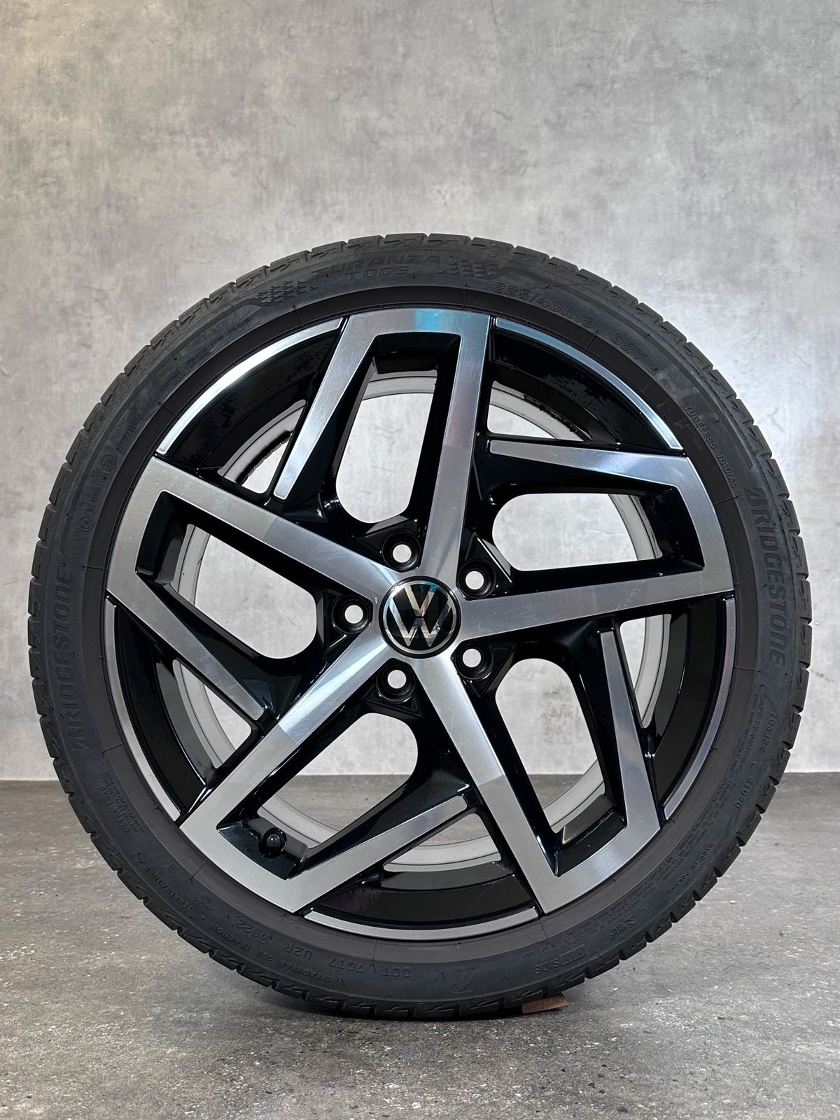 ORIGINAL 18 ZOLL VW GOLF 8 VIII DALLAS SOMMERREIFEN 5H0601025G