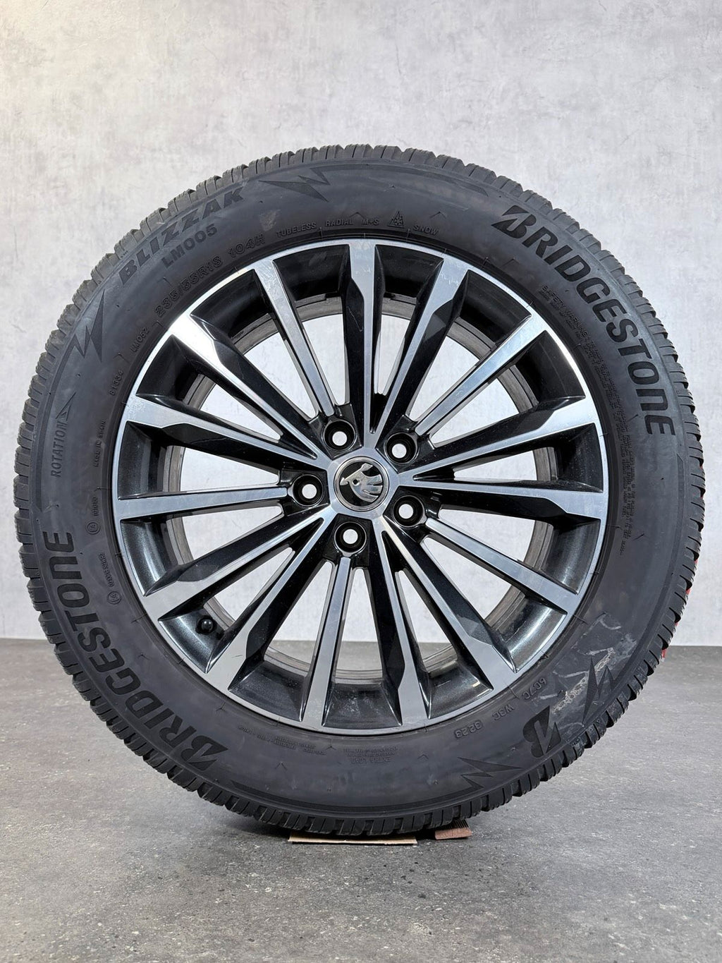 ORIGINAL 18 ZOLL SKODA KODIAQ TRINITY WINTERREIFEN 565601025L