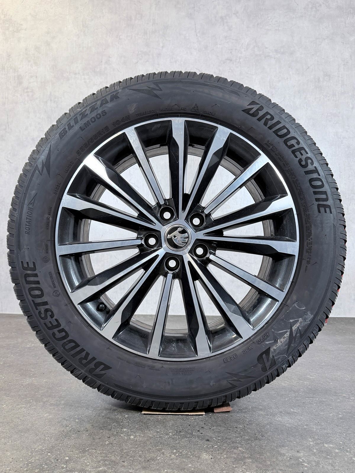 ORIGINAL 18 ZOLL SKODA KODIAQ TRINITY WINTERREIFEN 565601025L