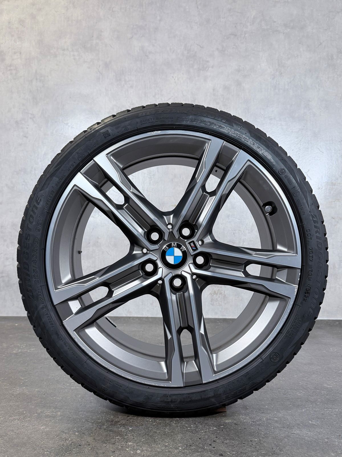 ORIGINAL 18 ZOLL BMW 1er F40 2er F44 M 556 WINTERREIFEN