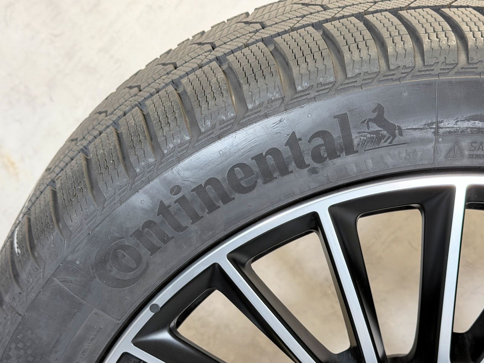ORIGINAL 22 ZOLL MERCEDES G63 W465 G-KLASSE WINTERREIFEN