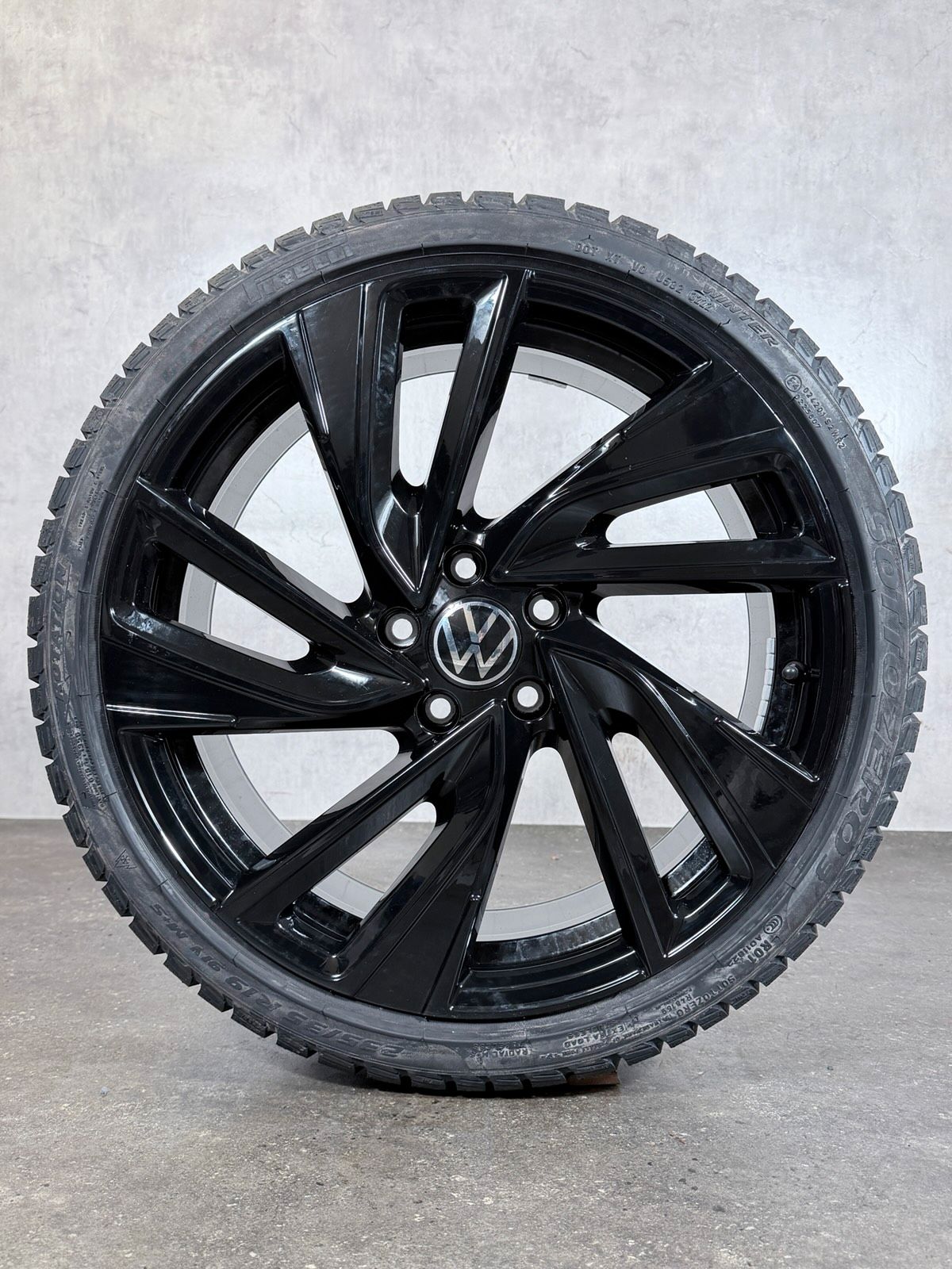 ORIGINAL 19 ZOLL VW GOLF 8 VIII ADELAIDE WINTERREIFEN 5H0601025R