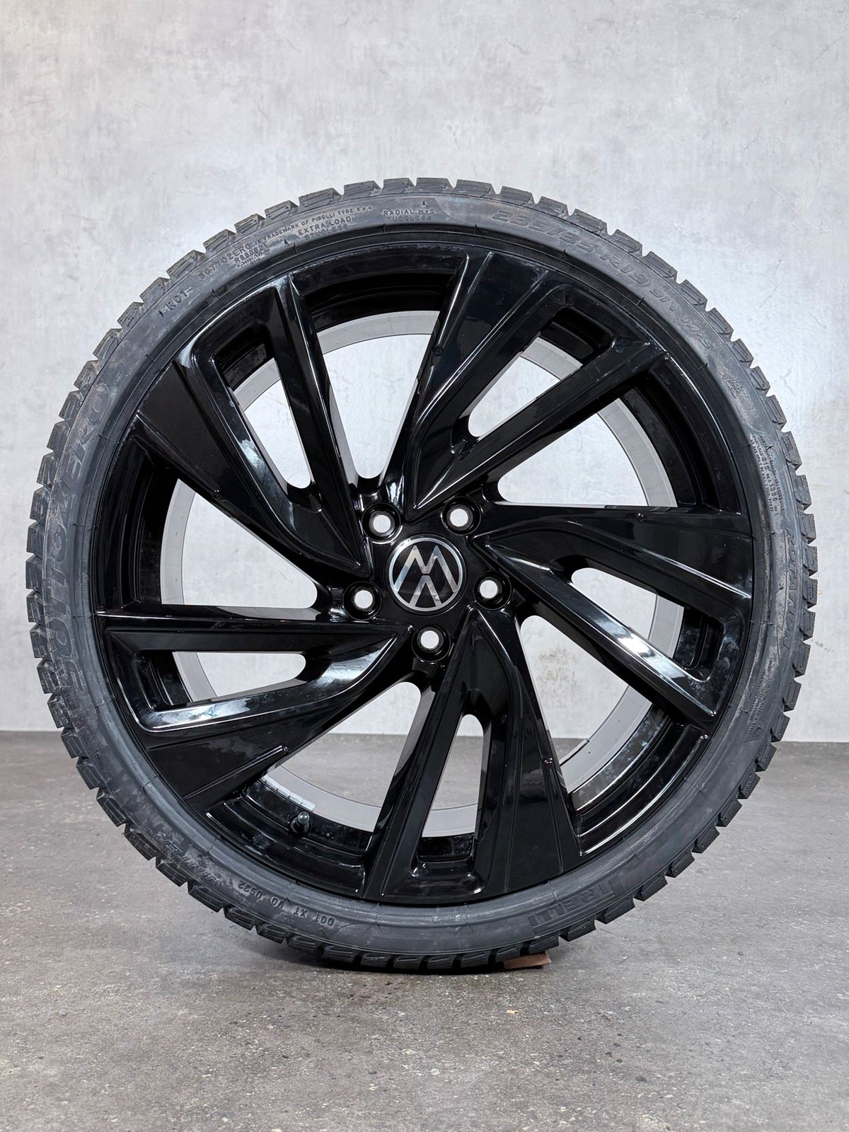 ORIGINAL 19 ZOLL VW GOLF 8 VIII ADELAIDE WINTERREIFEN 5H0601025R