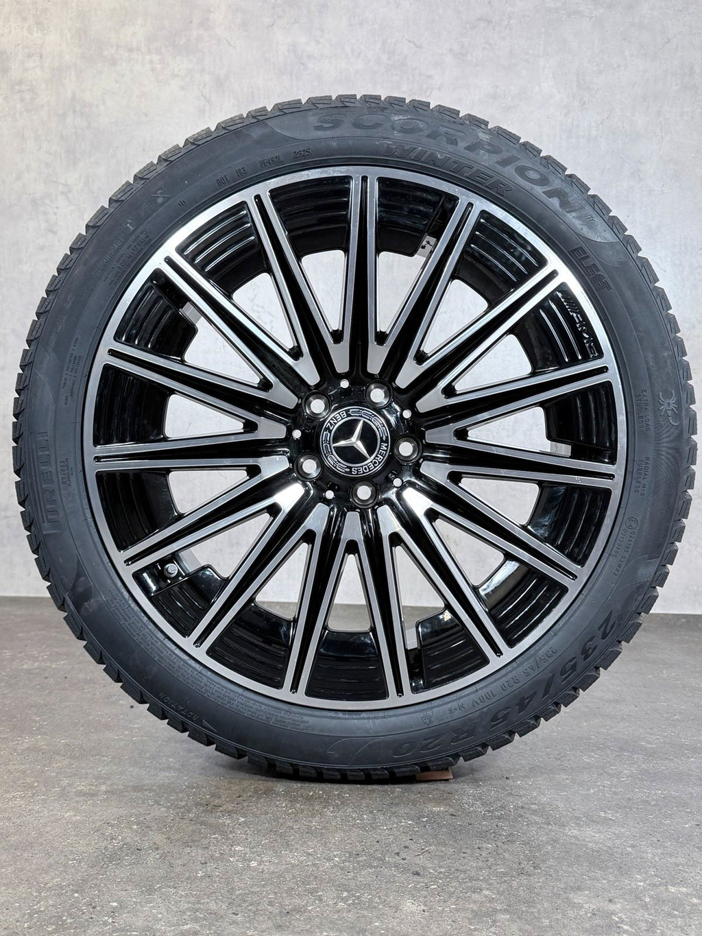 NEU ORIGINAL 20 ZOLL MERCEDES AMG GLA GLB H247 X247 WINTERREIFEN