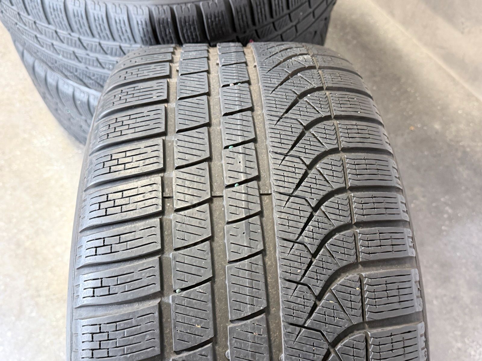 ORIGINAL 20 ZOLL PORSCHE TAYCAN 9J1 AERO WINTERREIFEN