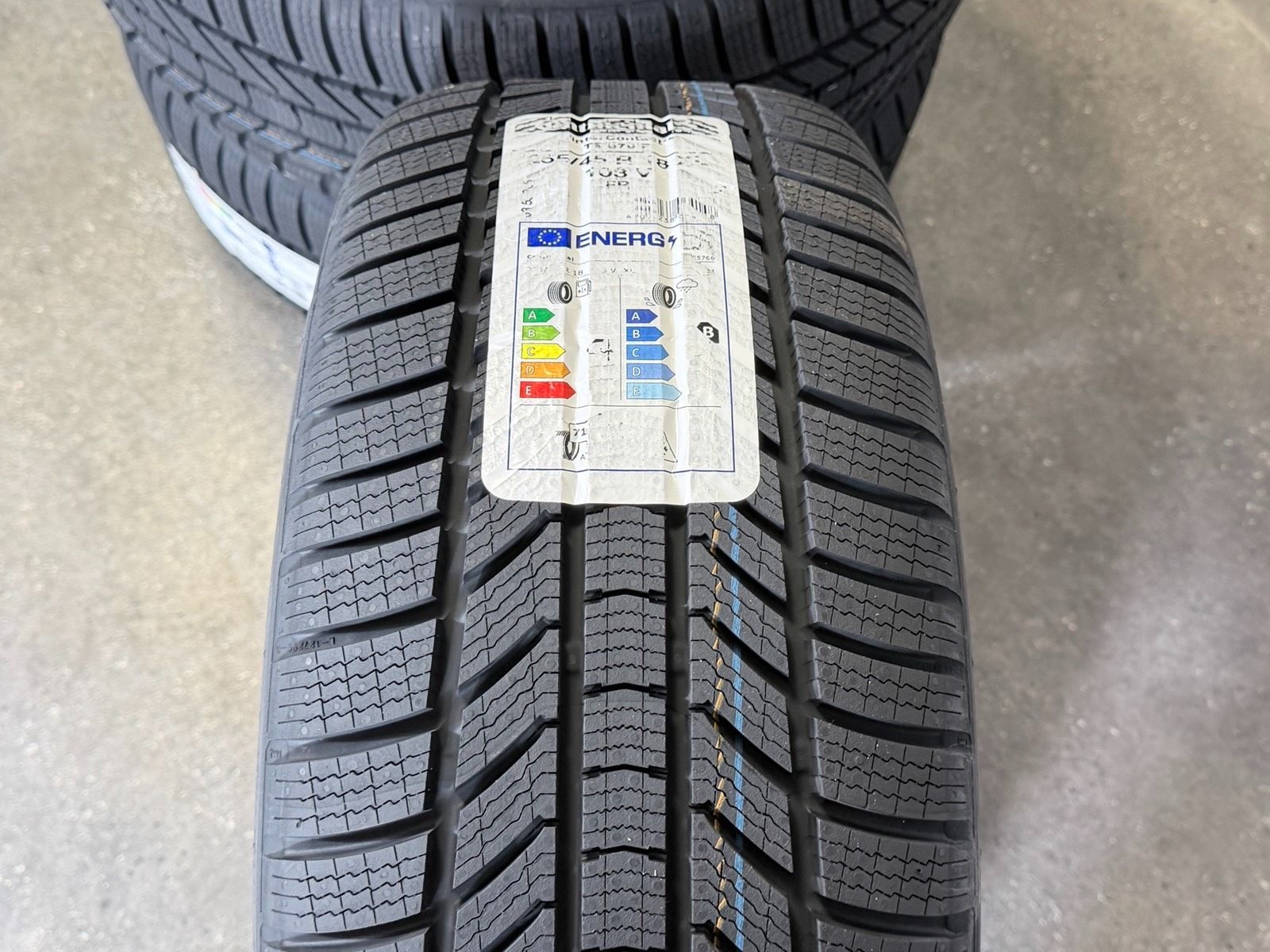 NEU ORIGINAL 18 ZOLL VW T6 T6.1 VALDIVIA WINTERREIFEN 7LA601025B