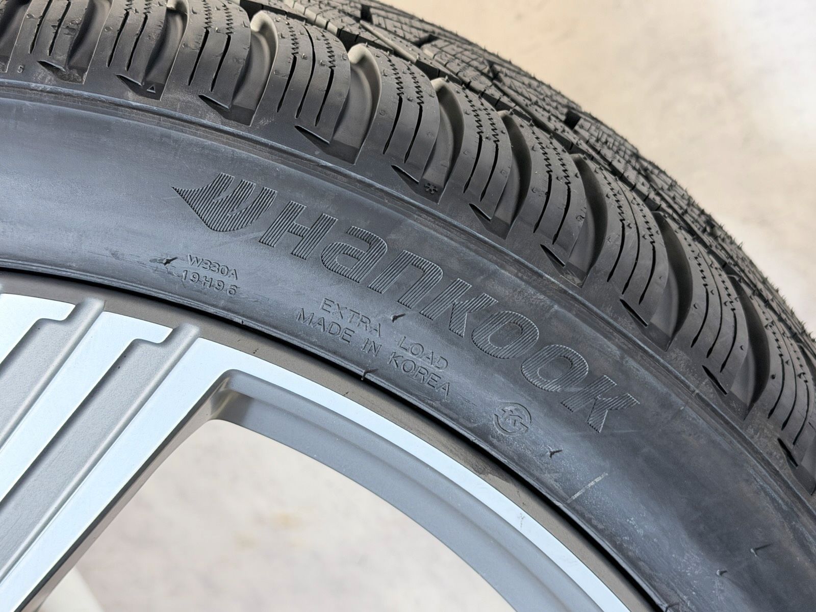 ORIGINAL 22 ZOLL AUDI E-TRON Q8 GEN BLADE WINTERREIFEN